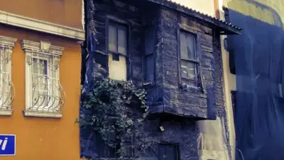 facciate edifici con rivestimento legno