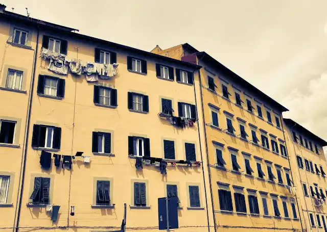 Compravendita, notaio esonerato da verificare regolarità immobile e Stato Legittimo