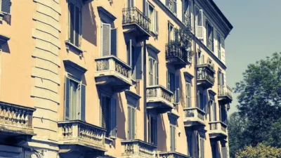 facciata edificio civile