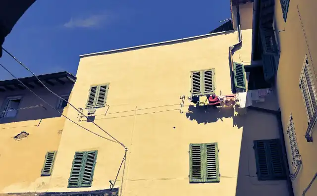 Ultimo titolo abilitativo, limiti alla sanatoria automatica confermati dal TAR