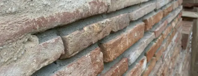 facciata edificio laterizi