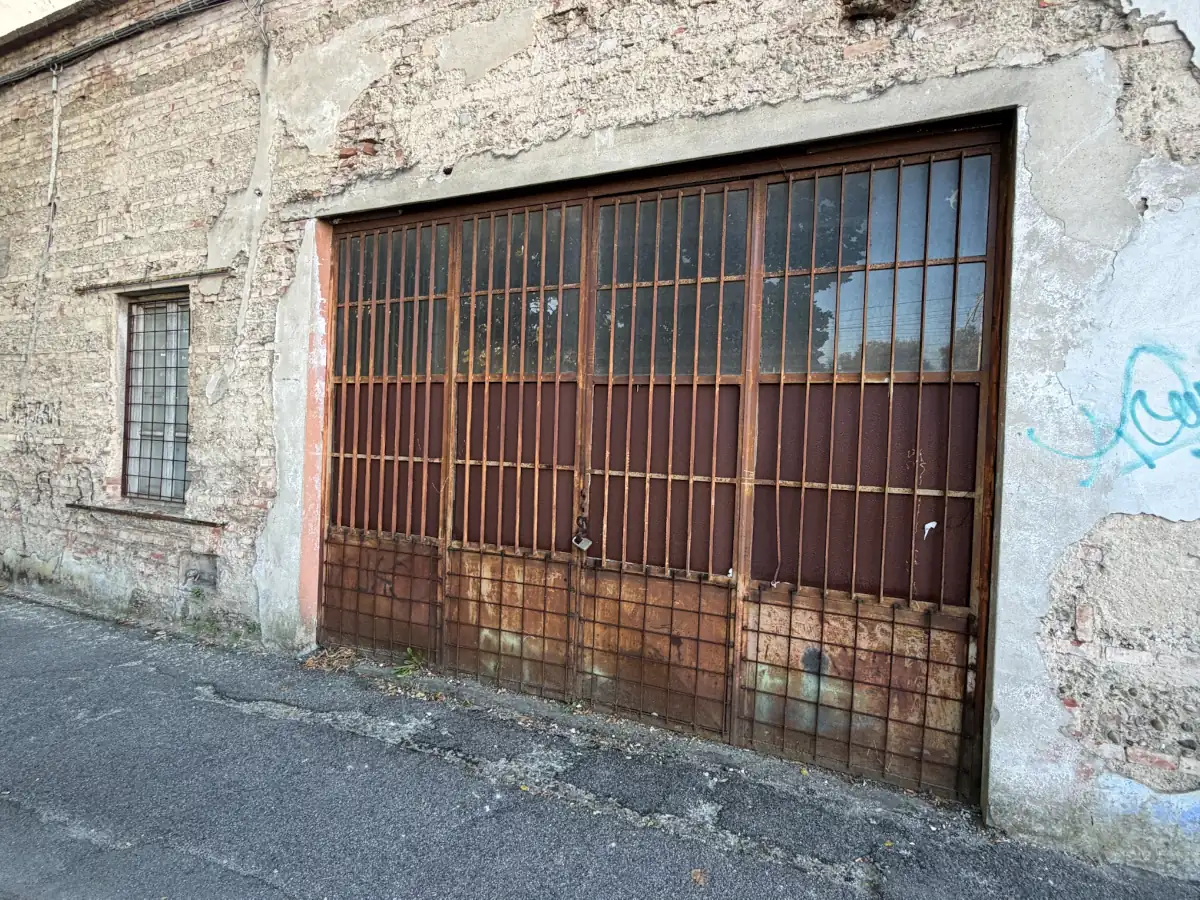 Licenza edilizia ante 1977, efficacia ultrattiva fino al 1985, vantaggi in Stato Legittimo (TAR Liguria 1079/2026)