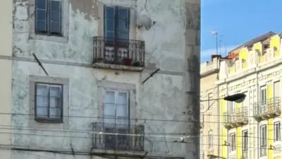 edifici fronte centro città